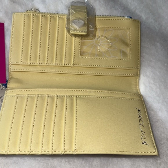 Betsey Johnson NWT STUNNING Blue Floral/Yellow Wallet/Wristlet spring 2025 - Picture 5 of 9